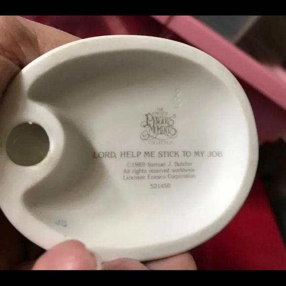 Precious Moments Figurine - Picture 3 of 4